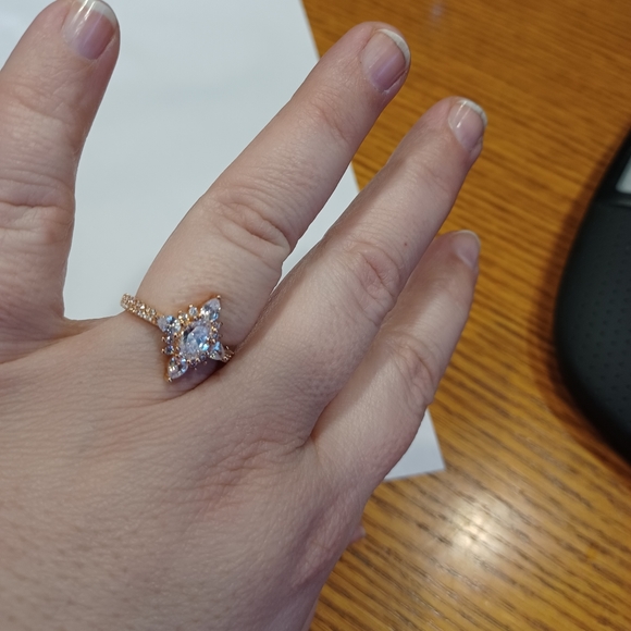 Rose gold ring - Picture 2 of 3